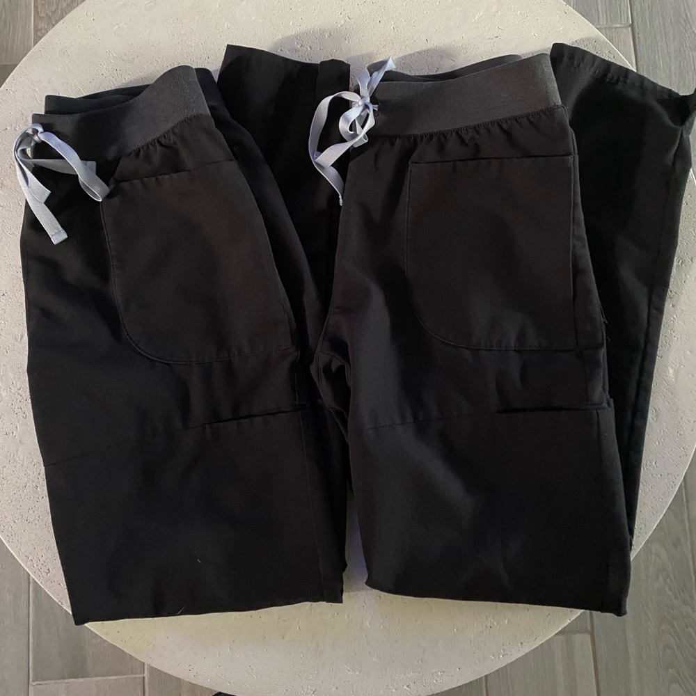 Figs scrub pants (2 pairs)